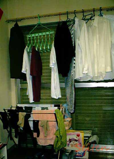 室内に洗濯物を干すと、湿気るし乾かないし、消毒できないし・・・
