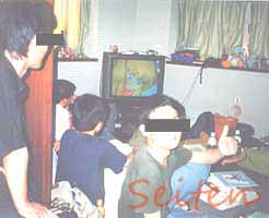 セーラームーン上映会。いや、アニ研じゃないッスよ、うちは。